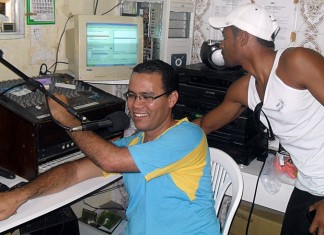 Rádio Comunitária realiza campanha para se regularizar e continuar no AR